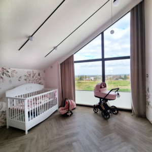 pokój dziecięcy dekoracja okien plisy zasłony